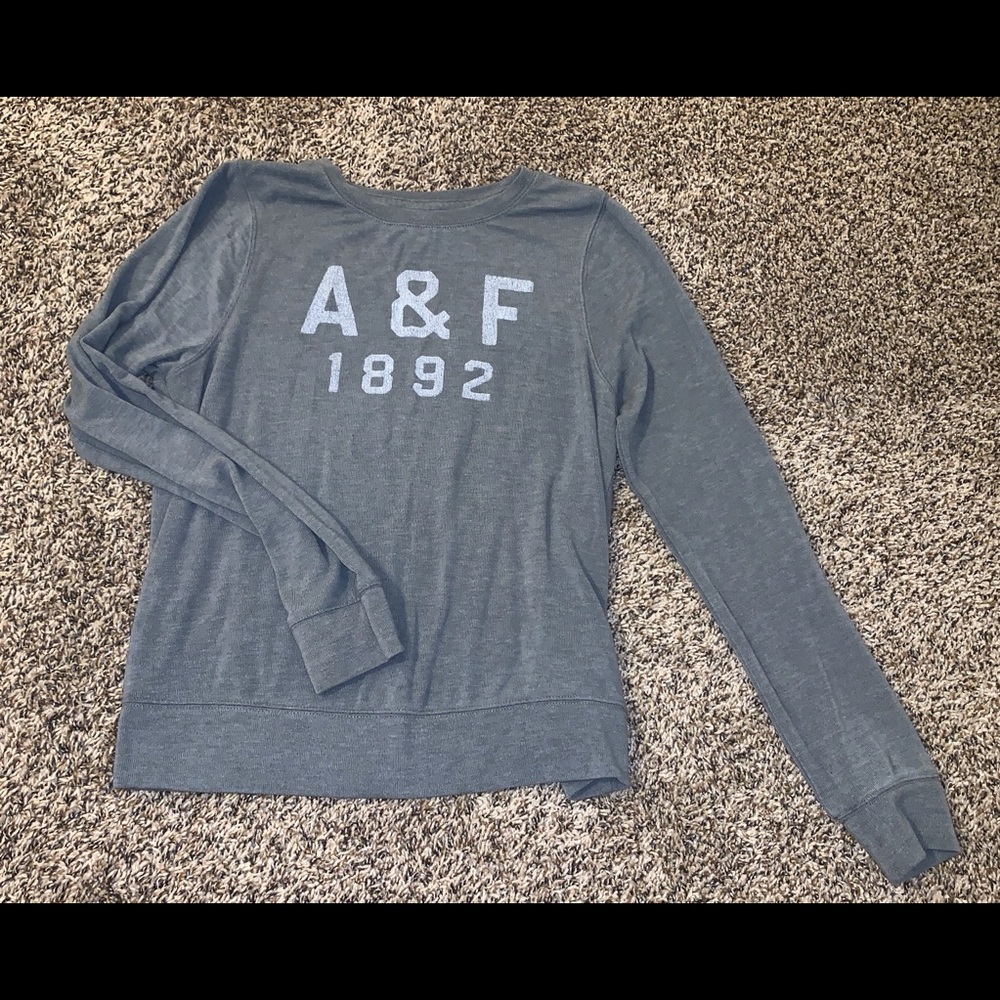 Grey crewneck